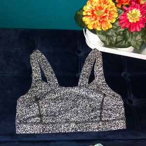 Lululemon size 8 sports bra